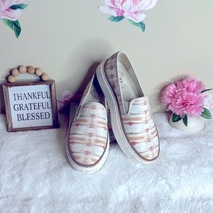 Vince Camuto  Flat Form  Height Sneakers Printed Leather Slip-On.”NWOB”. #6